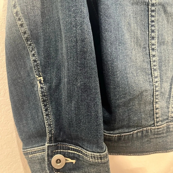 Torrid first at fit ladies collarless collar denim jacket SZ 3  button Jean. - Picture 8 of 16